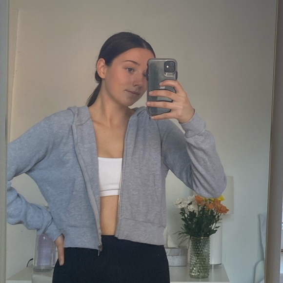 Brandy Melville Sweaters - Brandy grey cropped waffle zip sweater